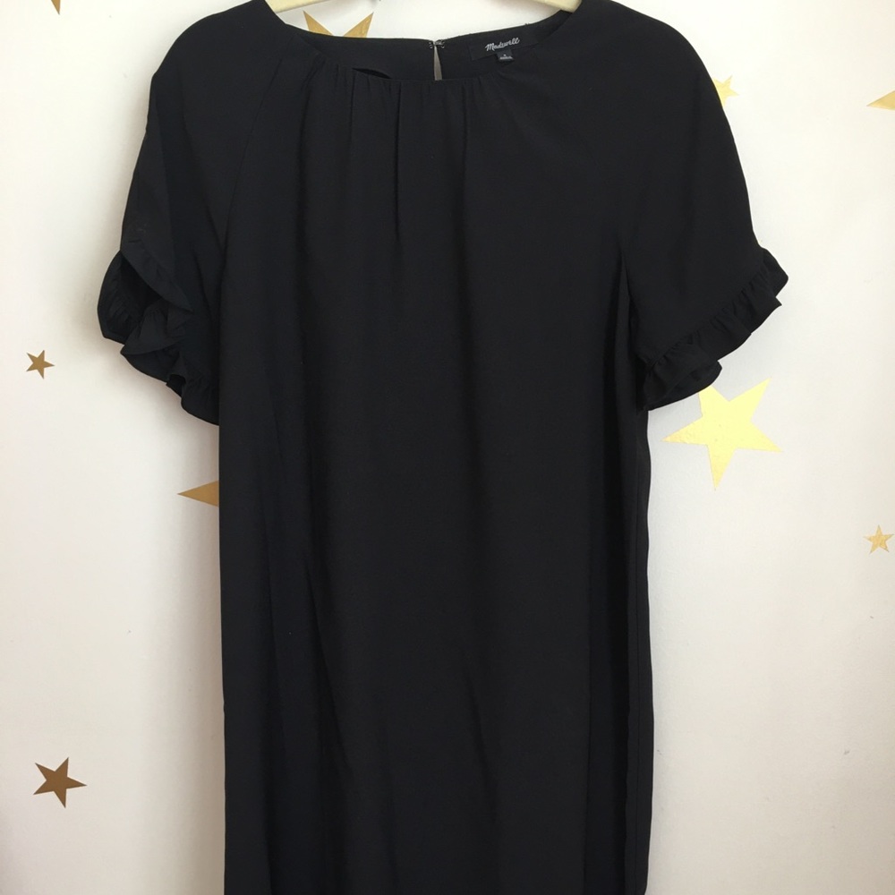 black madewell dress with ruffle sleeve detail